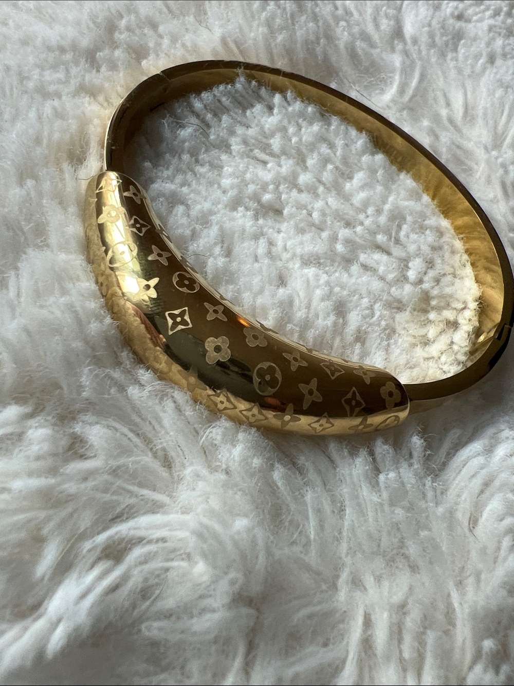 Louis Vuitton Gold Monogram Engraved Dome Bangle - Picture 4 of 4